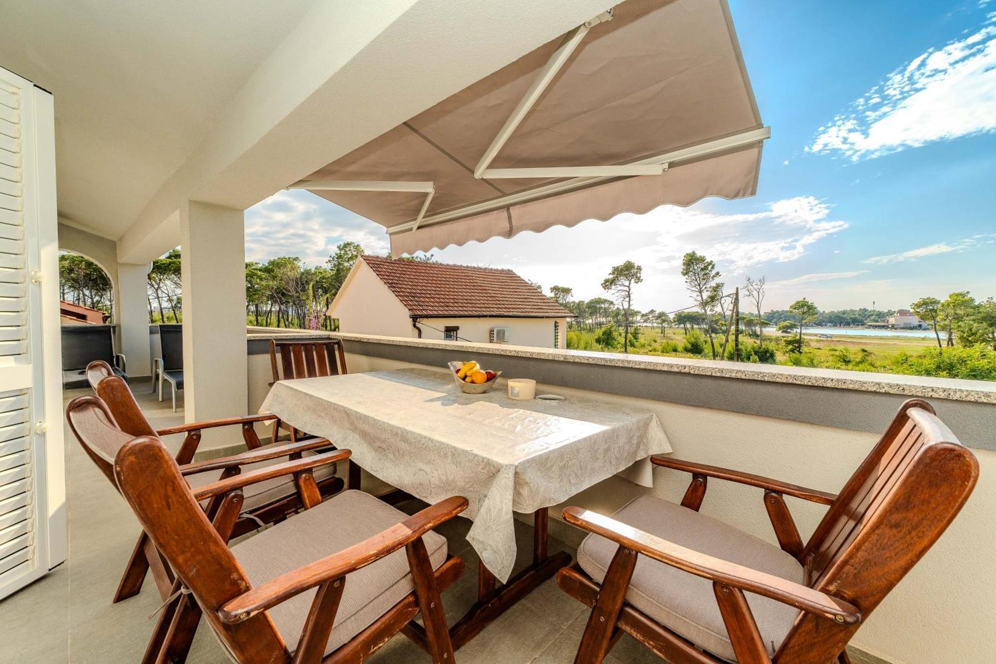 Apartments Dalmatia (Adults Only) بريفلاكا المظهر الخارجي الصورة
