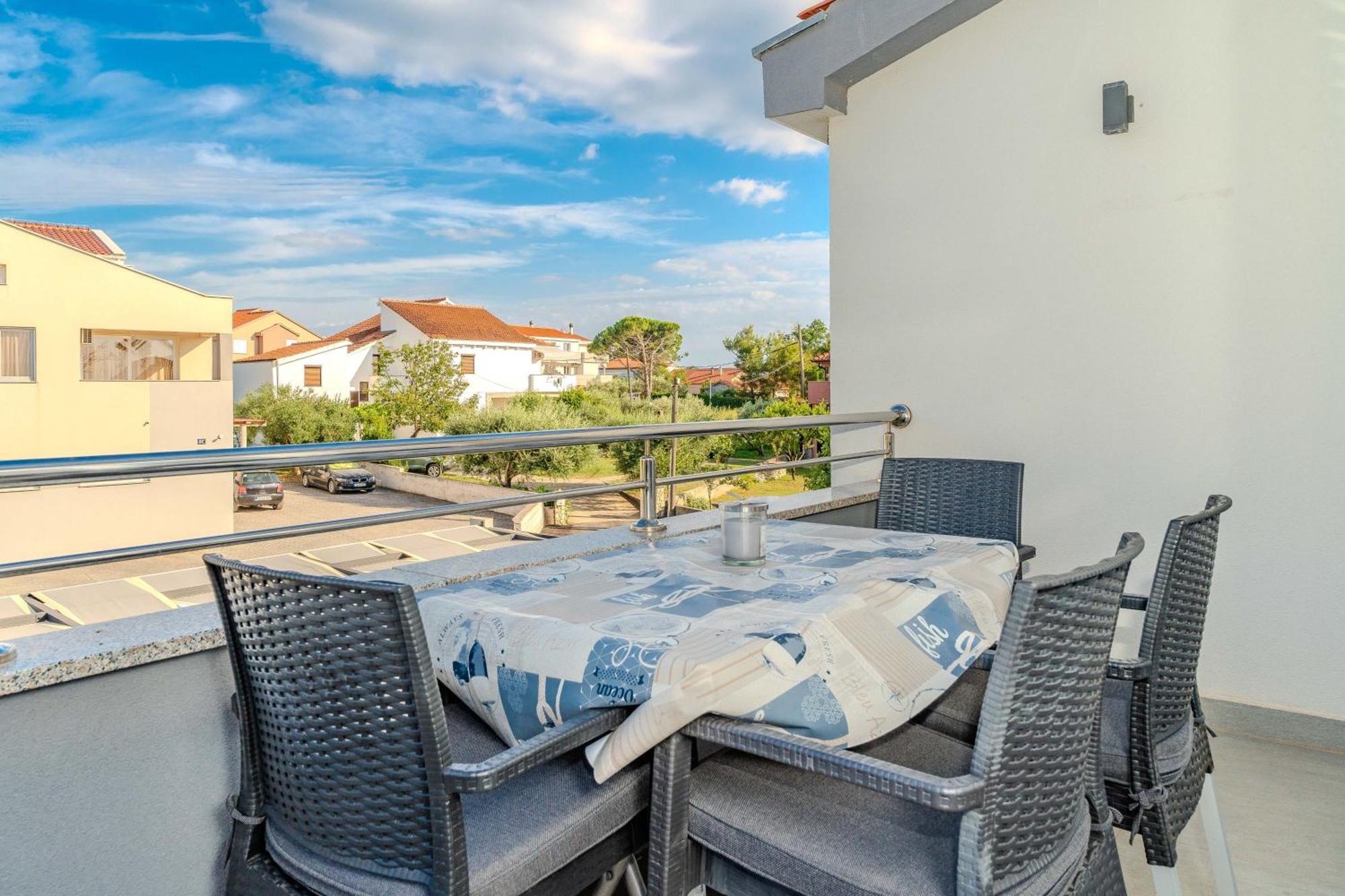 Apartments Dalmatia (Adults Only) بريفلاكا المظهر الخارجي الصورة